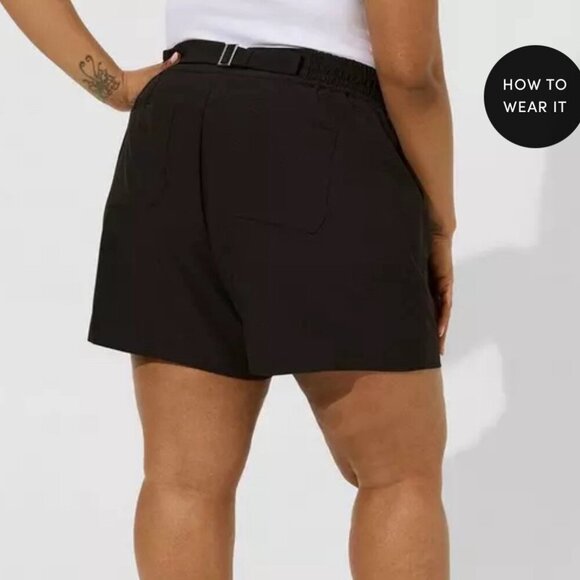 Torrid Size 24 (3xl) Wide Leg Studio Crepe Shorts - Black - Picture 2 of 7